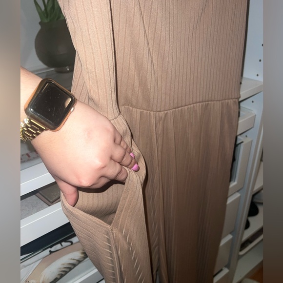 Ribbed Jumpsuit - Picture 3 of 5